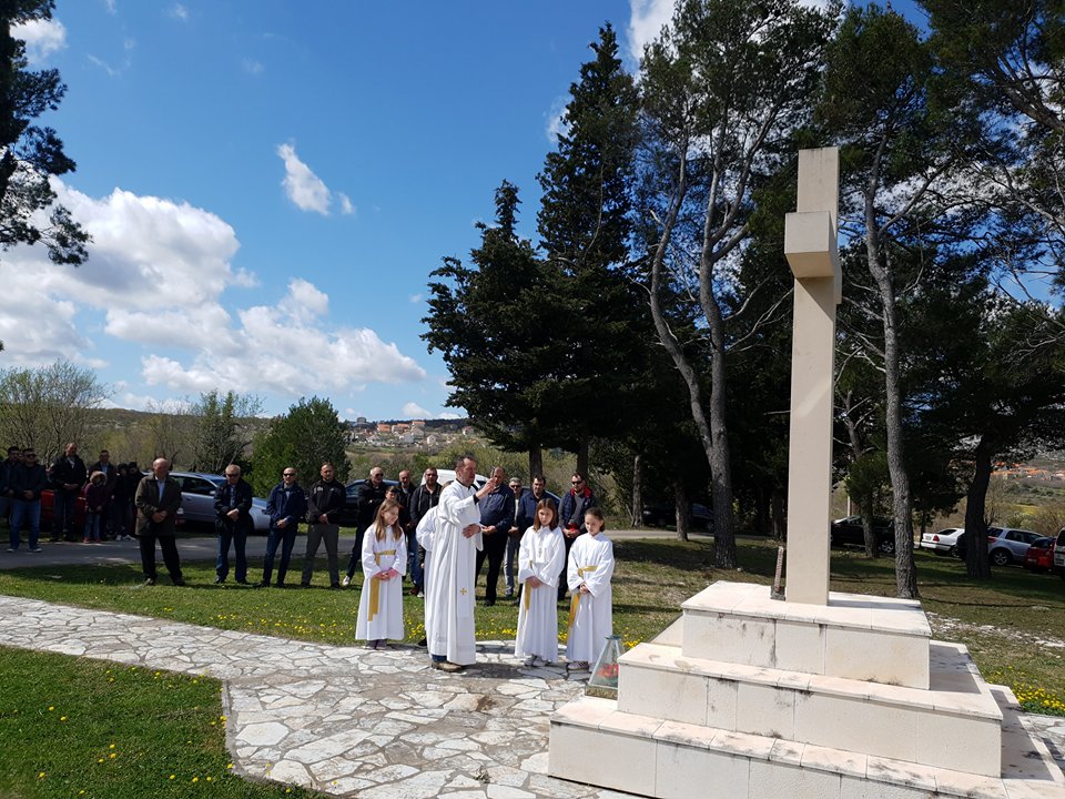 Vukšić: Sveta misa za poginule crkvi sv. Mihovila Vukšić: Sveta misa za poginule crkvi sv. Mihovila