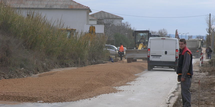 Dinjiška – radovi na D 106 (Foto: J. Portada)