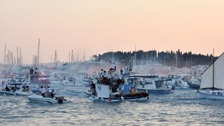 Split dostojanstveno na posljednju plovidbu ispratio legendu Olivera Dragojevića