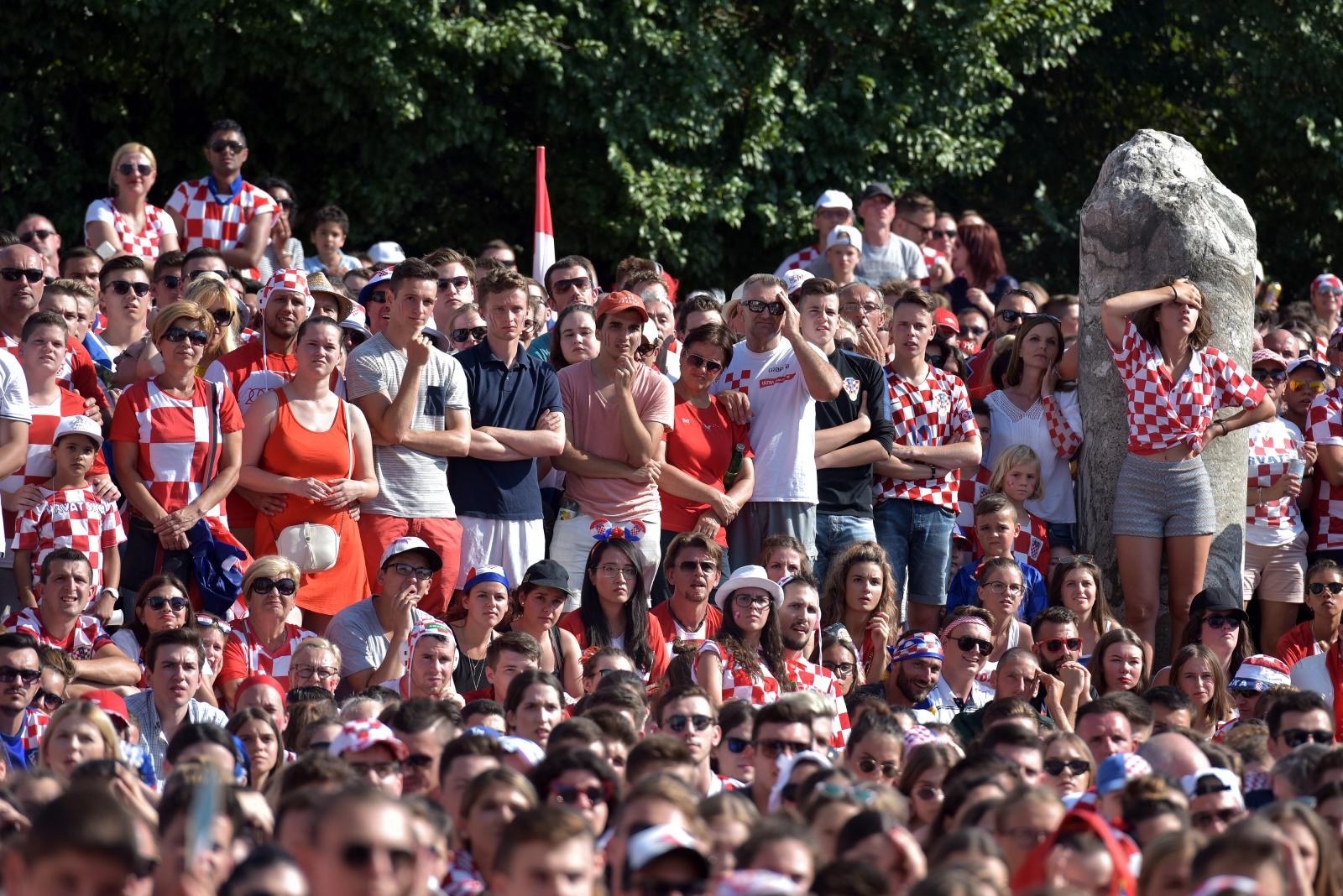 Tisuće Zadrana na Forumu navijalo za Vatrene u finalu Svjetskog prvenstva Tisuće Zadrana na Forumu navijalo za Vatrene u finalu Svjetskog prvenstva