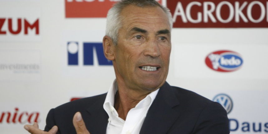 Split, 180809. Stadion NK Hajduka u Poljudu. Konferencija za medije NK Hajduka povodom predstavljanja novog trenera Edoarda Reja. Na fotografiji: Edoardo Reja. Foto: Vladimir Dugandzic / CROPIX Split, 180809. Stadion NK Hajduka u Poljudu. Konferencija za medije NK Hajduka povodom predstavljanja novog trenera Edoarda Reja. Na fotografiji: Edoardo Reja. Foto: Vladimir Dugandzic / CROPIX