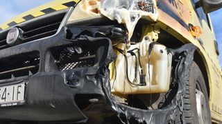 Vučnoj službi Deur na parkingu izgorjela dva vozila