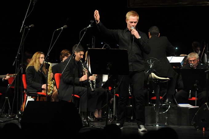 Zadar, 190313.
Gradska glazba Zadar organizirala je u HNK Zadar koncert povodom 20. godisnjice smrti Tomislava Ivcica. Uz Gradsku glazbu i klapu Niko kao domacine, nastupili su Mladen Grdovic, Zorica Kondza, Marina Tomasevic, Davor Pekota, Zoran Jelenkovi Zadar, 190313.
Gradska glazba Zadar organizirala je u HNK Zadar koncert povodom 20. godisnjice smrti Tomislava Ivcica. Uz Gradsku glazbu i klapu Niko kao domacine, nastupili su Mladen Grdovic, Zorica Kondza, Marina Tomasevic, Davor Pekota, Zoran Jelenkovi