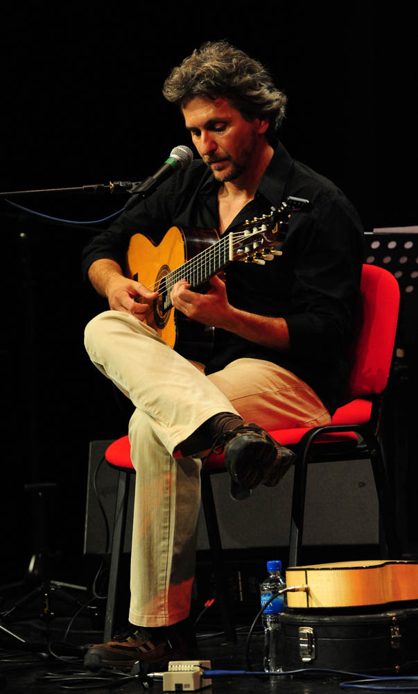 Zadar, .24.07.2012. snimio: Nenad Marčev
Brasil acoustic
Magda Mendes – vokal
Marcelo Godoy – vokal & akustična gitara
Nelson Latif – cavaquinho & akustična gitara
Gosti:
Renato Švorinić, bas,
Jadran Dučić Čićo, bubnjevi
Nebojša, ha Zadar, .24.07.2012. snimio: Nenad Marčev
Brasil acoustic
Magda Mendes – vokal
Marcelo Godoy – vokal & akustična gitara
Nelson Latif – cavaquinho & akustična gitara
Gosti:
Renato Švorinić, bas,
Jadran Dučić Čićo, bubnjevi
Nebojša, ha