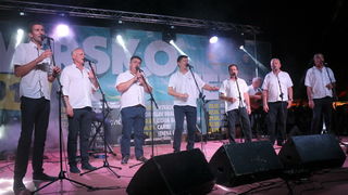 Virsko ljeto 2016: Tomislav Bralić i klapa Intrade oduševili 12 tisuća obožavatelja na virskoj rivi Virsko ljeto 2016: Tomislav Bralić i klapa Intrade oduševili 12 tisuća obožavatelja na virskoj rivi