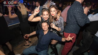 Ludnica u Saturnusu: Najbolji doček u svemiru i šire Ludnica u Saturnusu: Najbolji doček u svemiru i šire