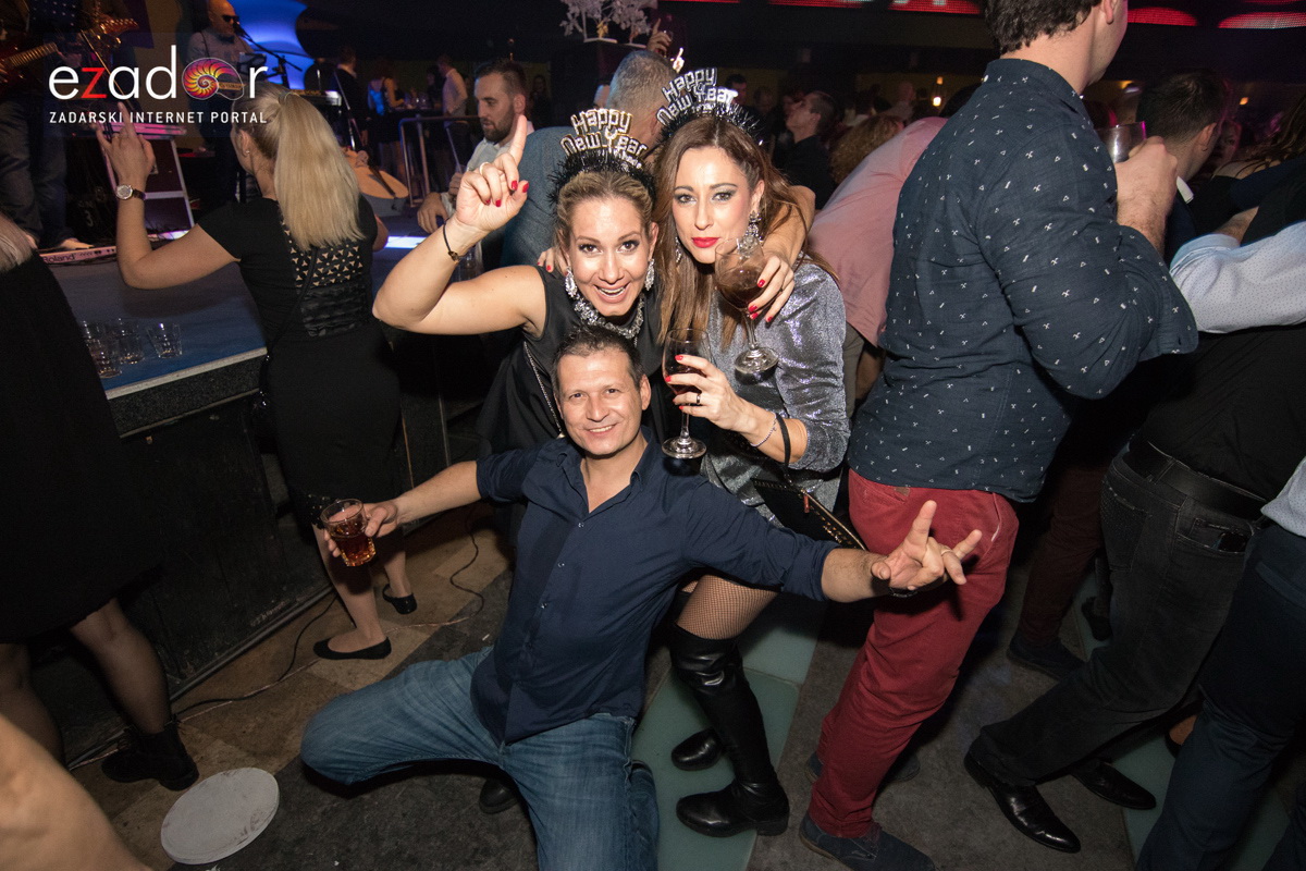 Ludnica u Saturnusu: Najbolji doček u svemiru i šire Ludnica u Saturnusu: Najbolji doček u svemiru i šire