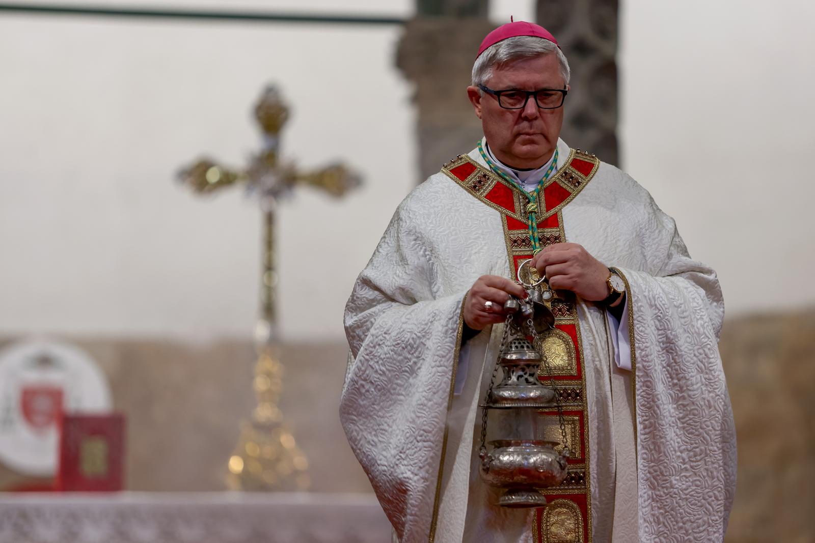 Nadbiskup Milan Zgrablić predvodio je misu na Božić u katedrali svete Stošije