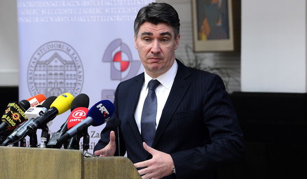 Zagreb, 230413.
Fakultet Elektrotehnike.
Unska 3.
Predsjednik Vlade Zoran Milanovic i potpredsjednik Vlade i ministar regionalnoga razvoja i fondova Europske unije Branko Grcic posjetili su Fakultet elektrotehnike i racunarstva Sveucilista u Zagrebu (FER)