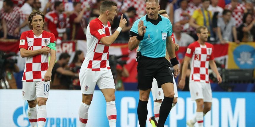 Nestor Pitana, Luka Modrić, Ivan Perišić i Ivan Strinić