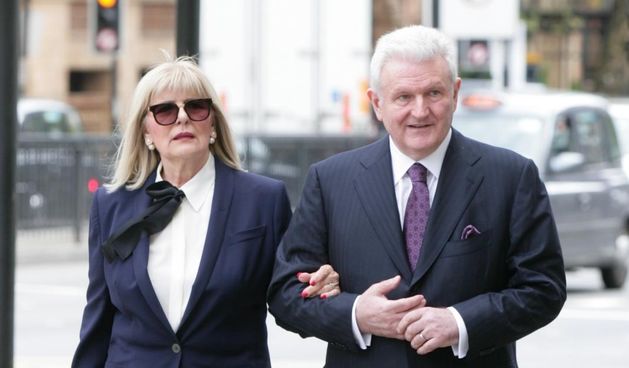 Pogledajte dolazak Todorićevih na sud u Londonu