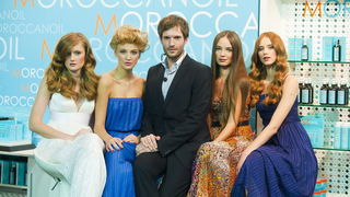 Zagreb, 250911.
U Areni Zagreb 24. i 25.09. odrzava se Beauty i Lifestyle Show, sajam ljepote.
Na slici: Steven Turpin, stilist za Maroccan oil.
Foto: Neja Markicevic / CROPIX Zagreb, 250911.
U Areni Zagreb 24. i 25.09. odrzava se Beauty i Lifestyle Show, sajam ljepote.
Na slici: Steven Turpin, stilist za Maroccan oil.
Foto: Neja Markicevic / CROPIX