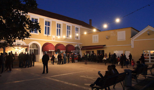 Bibinje: Božićni sajam na Trgu Franje Tuđmana