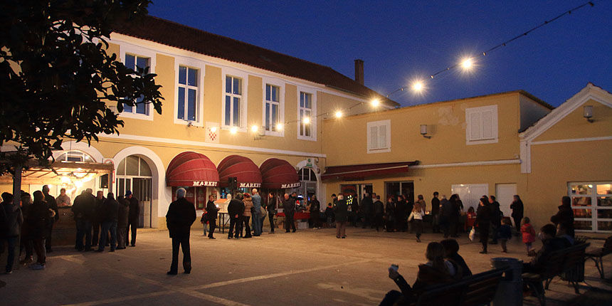 Bibinje: Božićni sajam na Trgu Franje Tuđmana