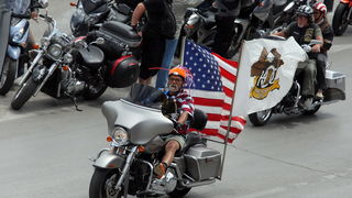 Zadar, 280511.
Odrzana je parada Harley Davidson motora izmedju Zadra i Biograda u kojoj je sudjelovalo vise tisuca motora.
Na slici: detalj s parade.
Foto: Vladimir Ivanov / CROPIX Zadar, 280511.
Odrzana je parada Harley Davidson motora izmedju Zadra i Biograda u kojoj je sudjelovalo vise tisuca motora.
Na slici: detalj s parade.
Foto: Vladimir Ivanov / CROPIX