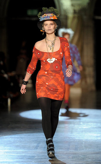 Vivienne Westwood Red Label, Jesen 2010.  (www.coutorture.com)