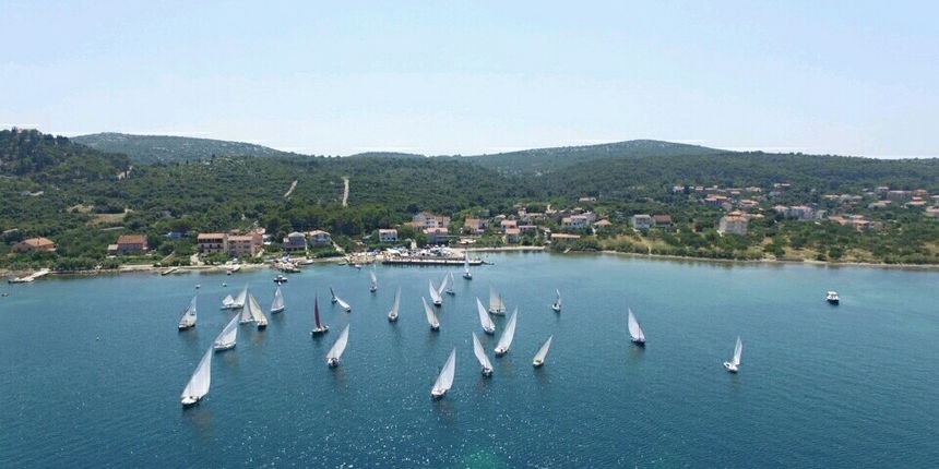 Ugrinić: 5. regata “Đir po konalu”. Foto: Boris Kačan Ugrinić: 5. regata “Đir po konalu”. Foto: Boris Kačan