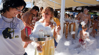 Odbojkaški turnir i pjena party u Bibnjama, foto: Leo Banić