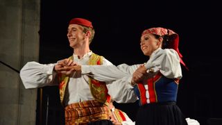 Nastup ansambla Lado ispred crkve sv. Marije ; foto Iva Perinčić Nastup ansambla Lado ispred crkve sv. Marije ; foto Iva Perinčić