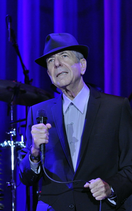 Zagreb, 250710.
Velicanstveni koncert legendarnog kanadskog kantautora Leonarda Cohena u prepunoj zagrebackoj Areni .
Foto : Jadran Babic / CROPIX