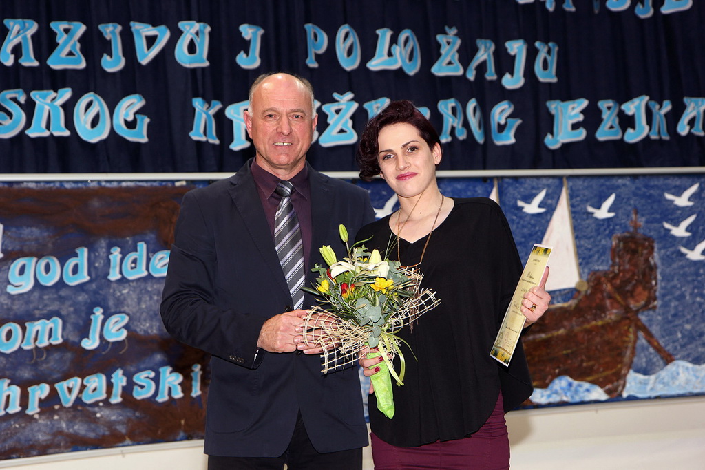 OŠ Smiljevac: Obilježena 50. godina Deklaracije o nazivu i položaju hrvatskoga jezika OŠ Smiljevac: Obilježena 50. godina Deklaracije o nazivu i položaju hrvatskoga jezika