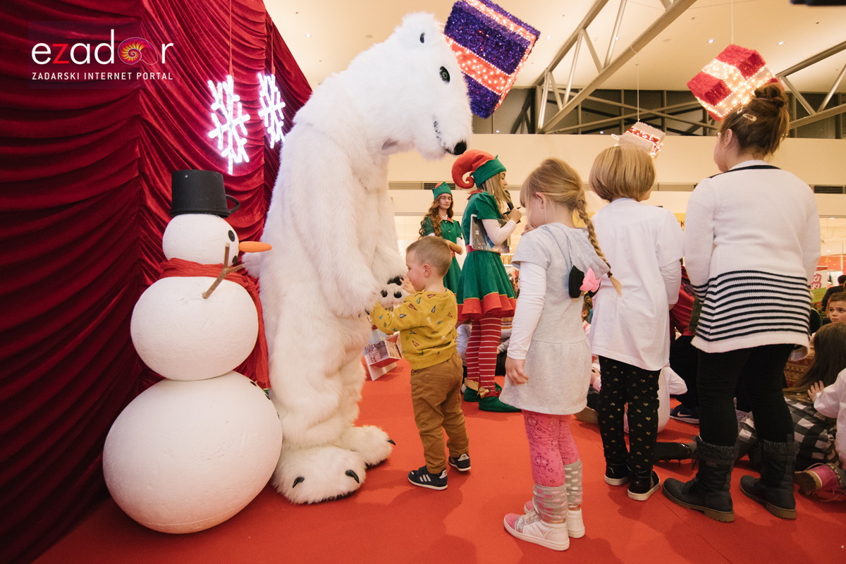 Zimski sportovi s Djedom Božićnjakom Zimski sportovi s Djedom Božićnjakom