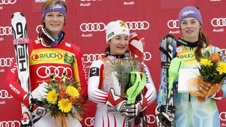Maribor, Slovenija, 170110.
Audi FIS Ski World Cup.
46. Zlatna lisica. Slaolm.
Na fotografiji , slijeva: Marie Reich (treca), Kathrin Zettel (pobjednica) i Tina Maze.
Foto: Ronald Gorsic / CROPIX