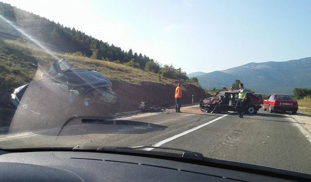 Prometna nesreća kod Gračaca. Foto: 24sata.hr