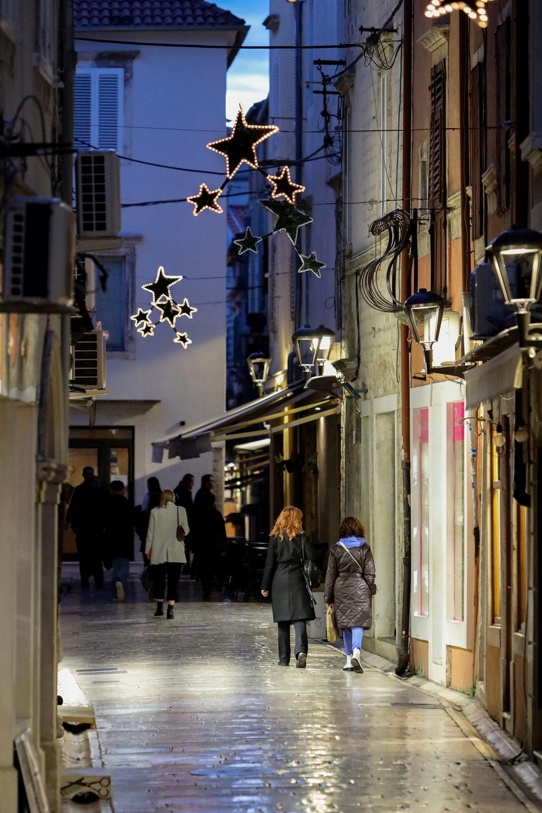Blagdanske dekoracije u centru Zadra Blagdanske dekoracije u centru Zadra