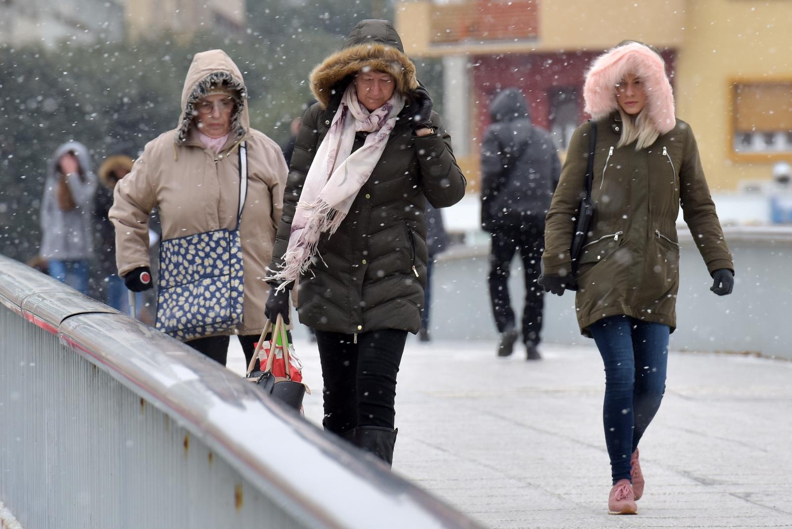 Prve snježne pahulje u Zadru
