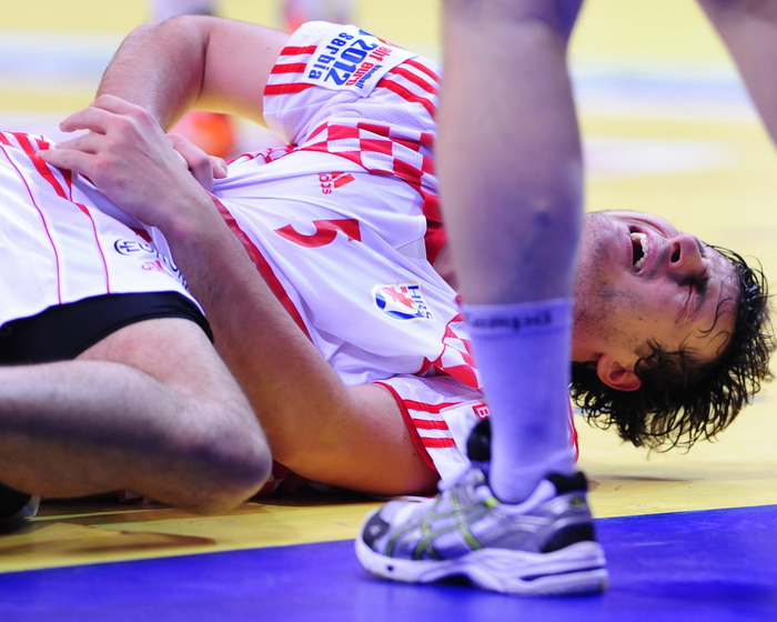 Vrsac, 160112.
Europsko prvenstvo u rukometu u Srbiji.
Prvo kolo, utakmica izmedju Hrvatske i Islanda.
Na slici: Domagoj Duvnjak.
Foto: Drazen Aleksic / CROPIX Vrsac, 160112.
Europsko prvenstvo u rukometu u Srbiji.
Prvo kolo, utakmica izmedju Hrvatske i Islanda.
Na slici: Domagoj Duvnjak.
Foto: Drazen Aleksic / CROPIX