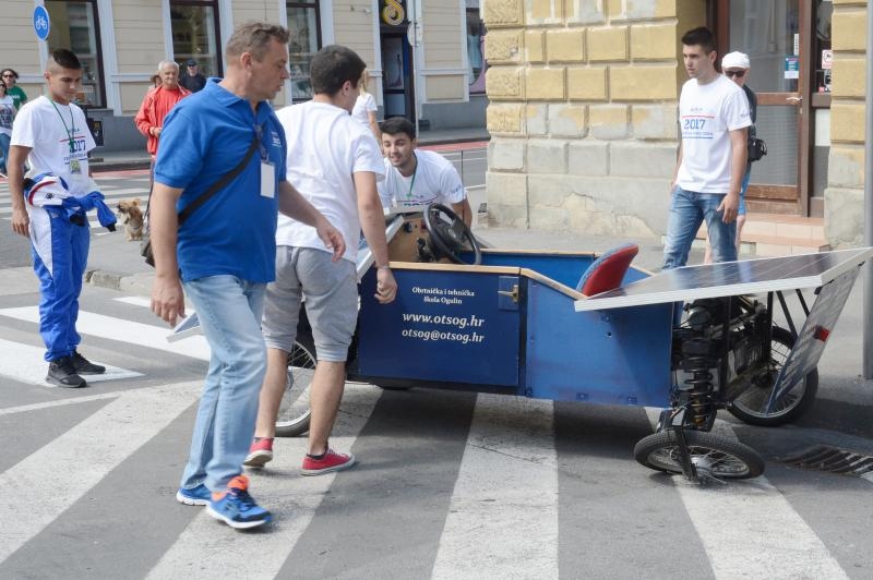 Sisak: Utrka solarnih automobila hrvatskih stukovnih škola