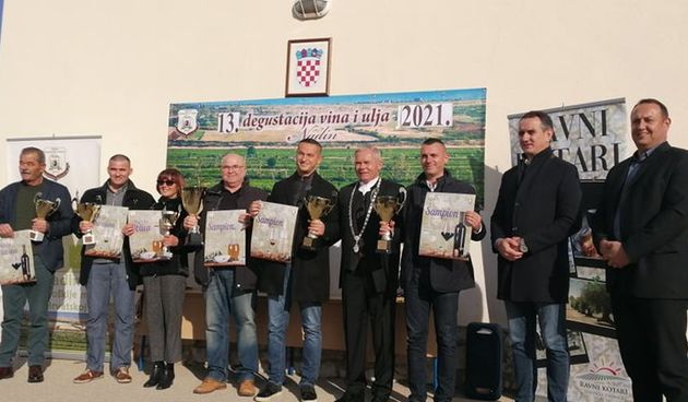 Izabrani šampioni 13. degustacije mladih vina i maslinovih ulja u Nadinu