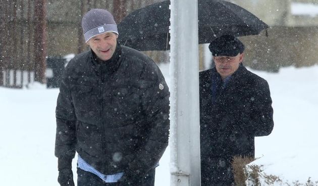 Nakon dva mjeseca pritvora, Reno Sinovcic izasao je iz zatvora u Remetincu, te ce se braniti sa slobode. Izvanraspravno vijece Zupanijskog suda prihvatilo je zahtjev obrane da mu se jamcevina od 10 milijuna kuna zamijeni zalogom nekretnina vrijednih preko