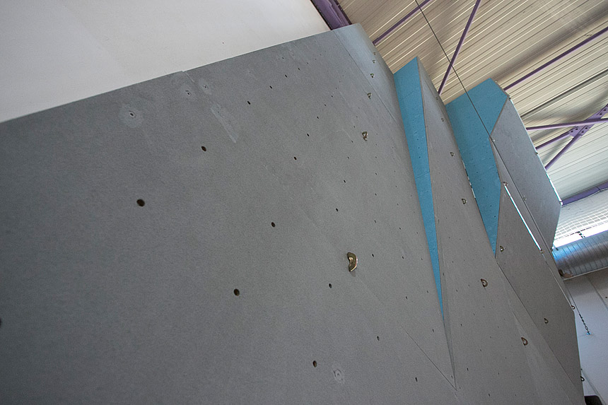 Penjačka stijena u bibinjskoj sportskoj dvorani, Foto: Leo Banić Penjačka stijena u bibinjskoj sportskoj dvorani, Foto: Leo Banić