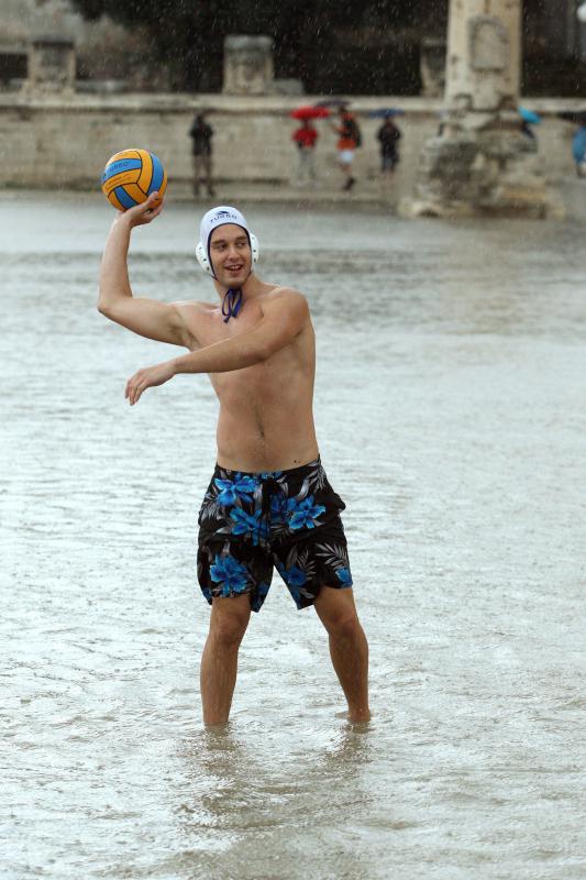 Vaterpolo utakmica na Forumu ispred crkve Sv. Donata, Foto: Filip Brala/PIXSELL