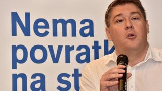 Boris Lalovac sudjelovao je na SDP-ovoj predizbornoj tribini u hotelu Kolovare te je odgovarao na pitanja okupljenih građana, Foto: Dino Stanin/PIXSELL Boris Lalovac sudjelovao je na SDP-ovoj predizbornoj tribini u hotelu Kolovare te je odgovarao na pitanja okupljenih građana, Foto: Dino Stanin/PIXSELL