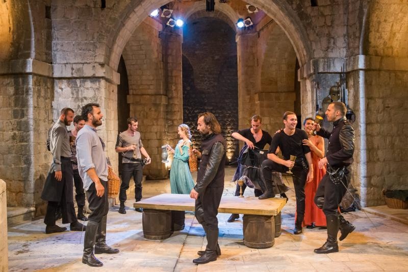 Povodom obiljezavanja 400. godina smrti Williama Shakespearea premijerno je izveden Othello, tragedija Williama Shakespearea u režiji Ivice Boban i s Draganom Despotom kao Othellom