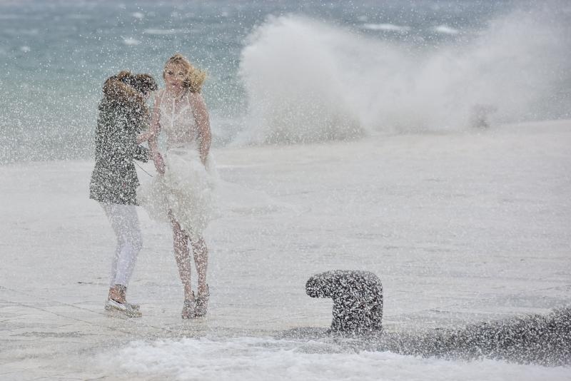 Tijekom snimanja reklamne kampanje valovi doslovno “okupali” manekenku na zadarskoj rivi