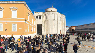 Badnjak 2016: Blagdanski đir po gradu 24. prosinca Badnjak 2016: Blagdanski đir po gradu 24. prosinca