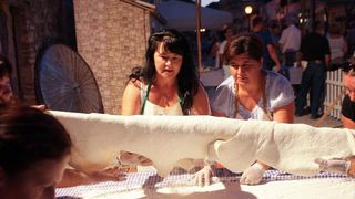 28.07.2013., Benkovac – Benkovacki prisnac je vec odavno puno vise od obicnog jela, autohtona delicija Bukovice i Ravnih kotara, jednostavna, a opet tako dobra. Stoljecima se sprema na ovim prostorima i jedno je od najprepoznatljivijih jela ovoga kraja. 28.07.2013., Benkovac – Benkovacki prisnac je vec odavno puno vise od obicnog jela, autohtona delicija Bukovice i Ravnih kotara, jednostavna, a opet tako dobra. Stoljecima se sprema na ovim prostorima i jedno je od najprepoznatljivijih jela ovoga kraja.