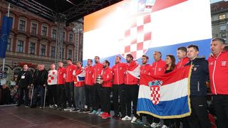 Zlatne tenisače na Trgu bana Josipa Jelačića dočekale tisuće navijača Zlatne tenisače na Trgu bana Josipa Jelačića dočekale tisuće navijača