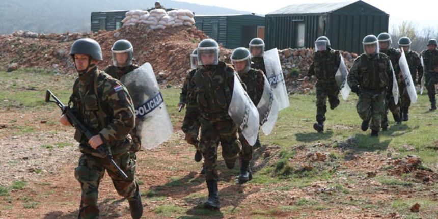 Image 1187165 (auto) Image 1187165 (auto)