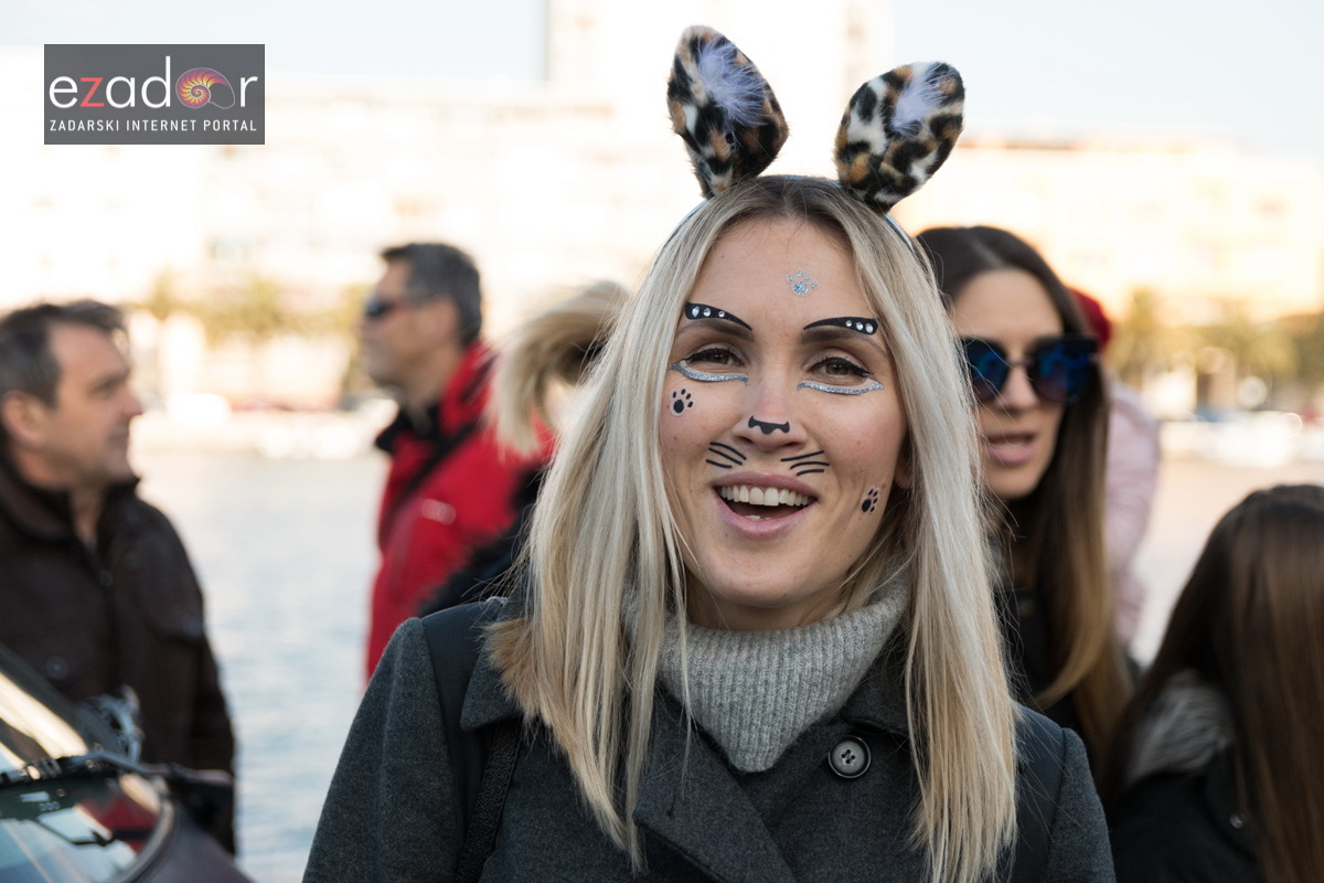 Zadarski karneval 2018: Povorka maškaranih skupina od Gradskih vrata preko Foruma do Narodnog trga Zadarski karneval 2018: Povorka maškaranih skupina od Gradskih vrata preko Foruma do Narodnog trga