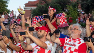 Veličanstven doček četvorice zadarskih Vatrenih od Gradskog mosta do Foruma