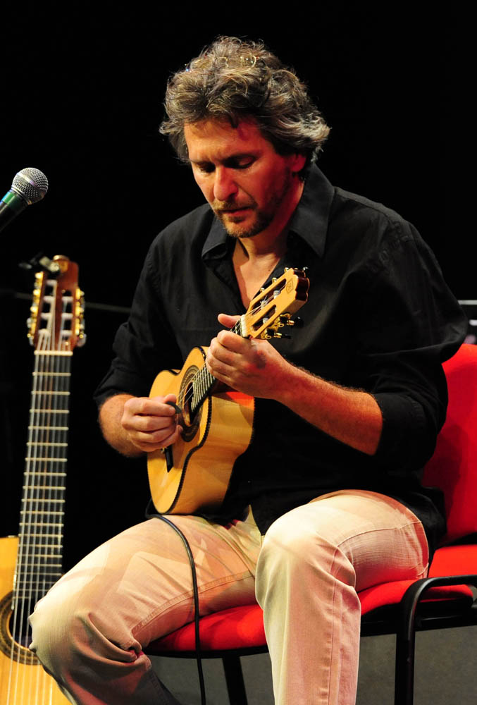 Zadar, .24.07.2012. snimio: Nenad Marčev
Brasil acoustic
Magda Mendes – vokal
Marcelo Godoy – vokal & akustična gitara
Nelson Latif – cavaquinho & akustična gitara
Gosti:
Renato Švorinić, bas,
Jadran Dučić Čićo, bubnjevi
Nebojša, ha Zadar, .24.07.2012. snimio: Nenad Marčev
Brasil acoustic
Magda Mendes – vokal
Marcelo Godoy – vokal & akustična gitara
Nelson Latif – cavaquinho & akustična gitara
Gosti:
Renato Švorinić, bas,
Jadran Dučić Čićo, bubnjevi
Nebojša, ha