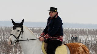 Vukovar, 220110.
U vinogradima Vukovara proslavlja se blagdan Sv. Vinka kada se tradicionalno blagoslove vinogradi. Na salasu Goldschmidt po 11 puta se odrzava Vinkovo na Vucedolu, gdje se moglo uzivati u vinu i gastronomskim specijalitetima. Na fotografi Vukovar, 220110.
U vinogradima Vukovara proslavlja se blagdan Sv. Vinka kada se tradicionalno blagoslove vinogradi. Na salasu Goldschmidt po 11 puta se odrzava Vinkovo na Vucedolu, gdje se moglo uzivati u vinu i gastronomskim specijalitetima. Na fotografi
