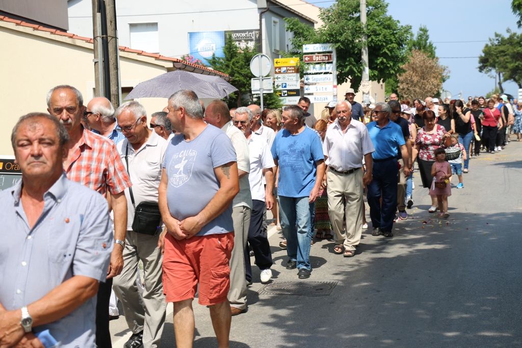 Tradicionalna procesija Tijelova ulicama Vira Tradicionalna procesija Tijelova ulicama Vira