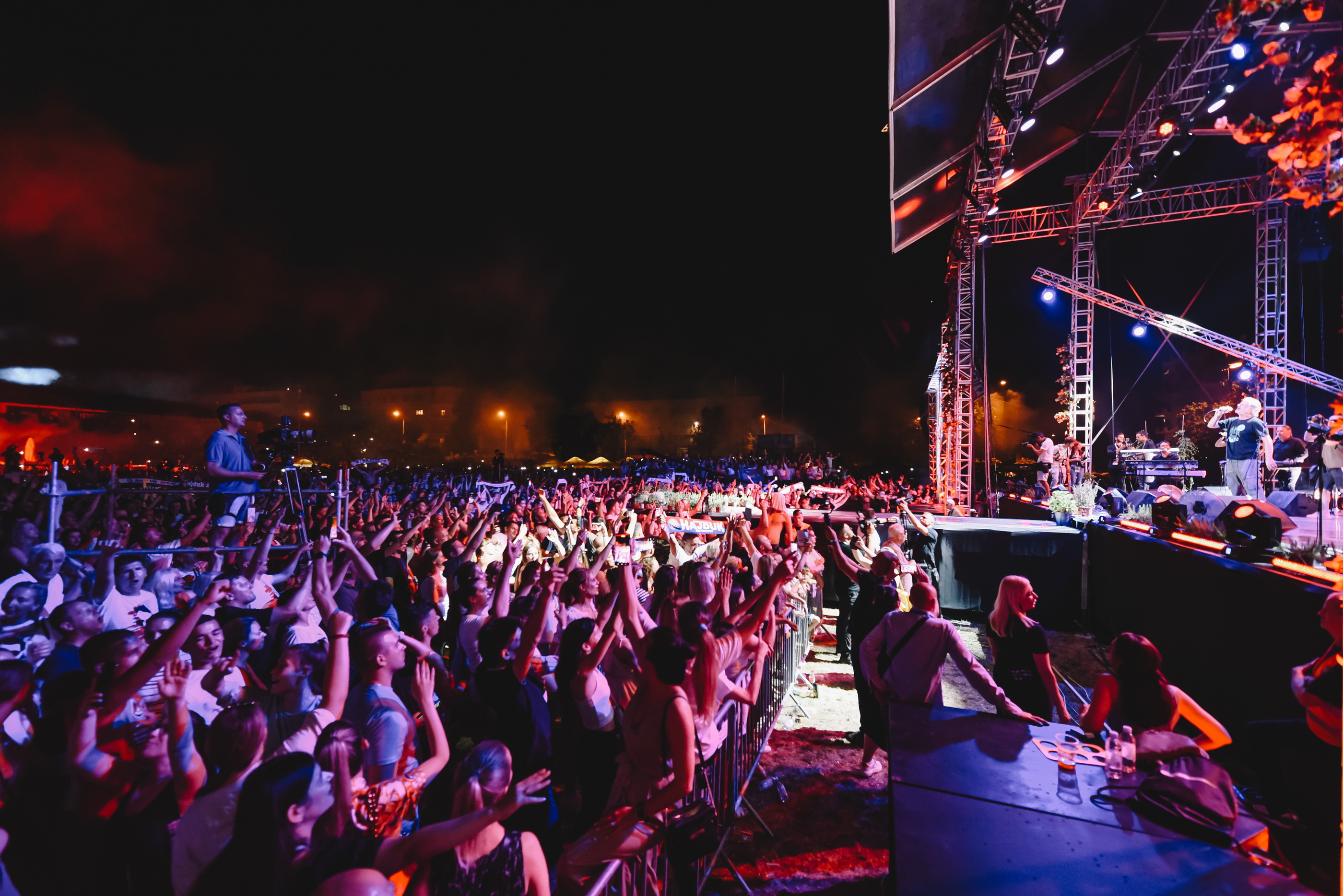 Stari Plac: Mišo Kovač i prijatelji priredili nezaboravan koncert