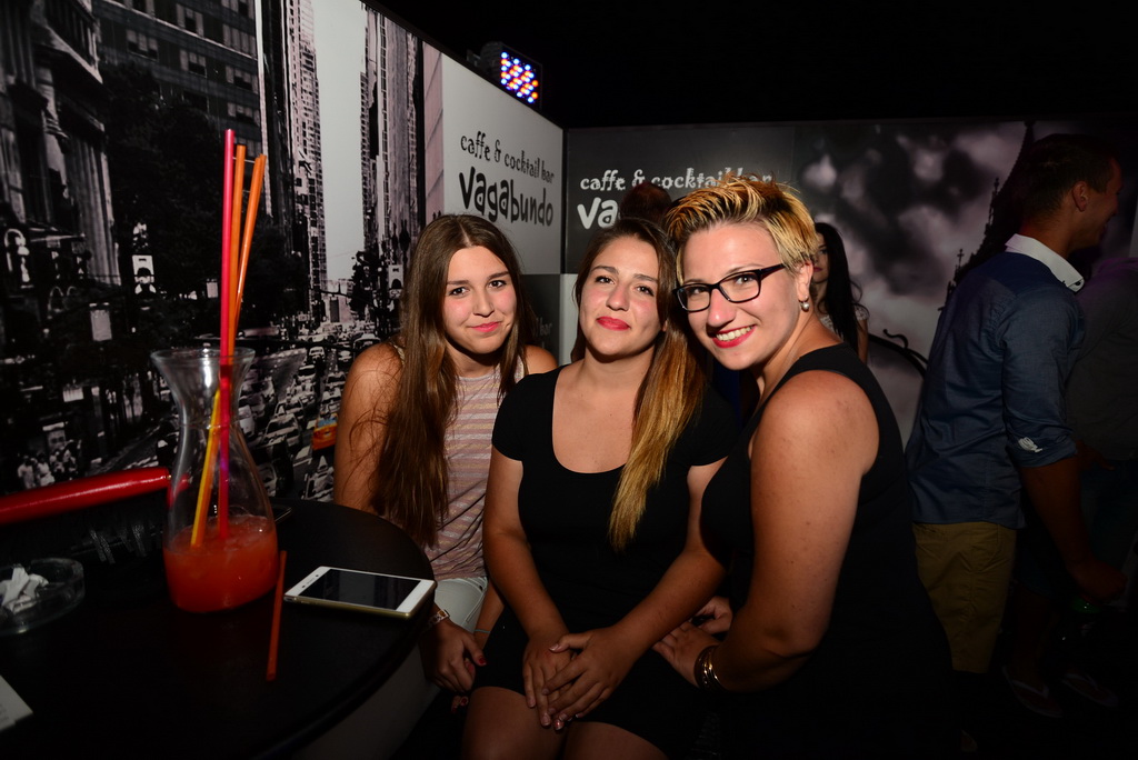 Nostromo & Vagabundo Vir: DJ Djuka i Led robot Nostromo & Vagabundo Vir: DJ Djuka i Led robot